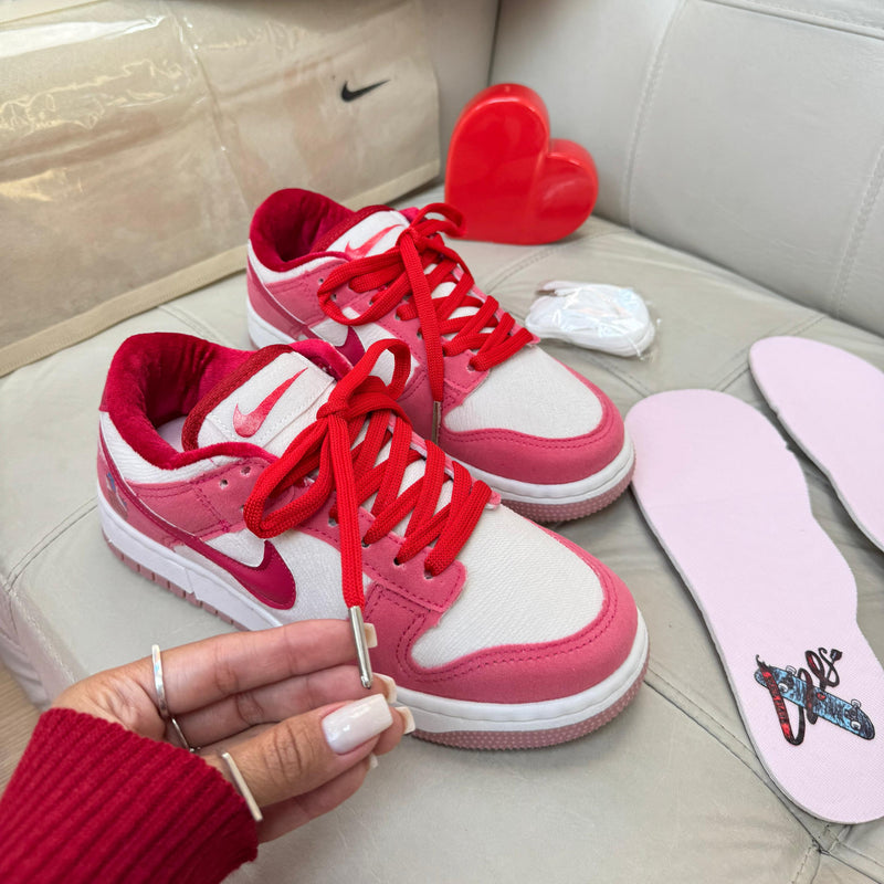 Nike Sb Dunk Low Strangelove