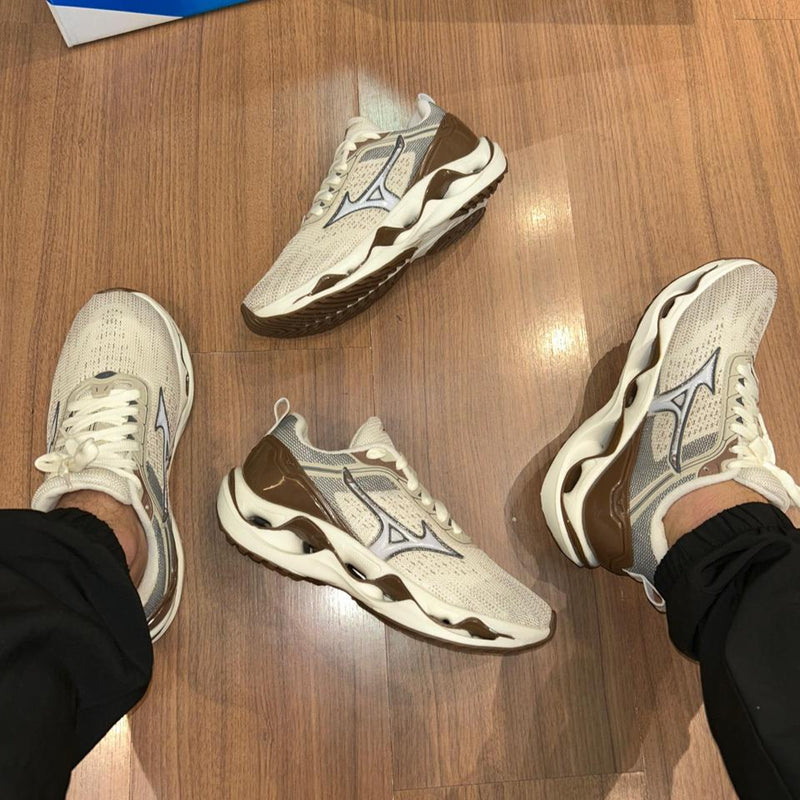 Mizuno Wave Stratus 3