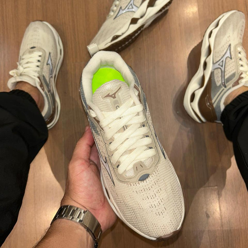 Mizuno Wave Stratus 3