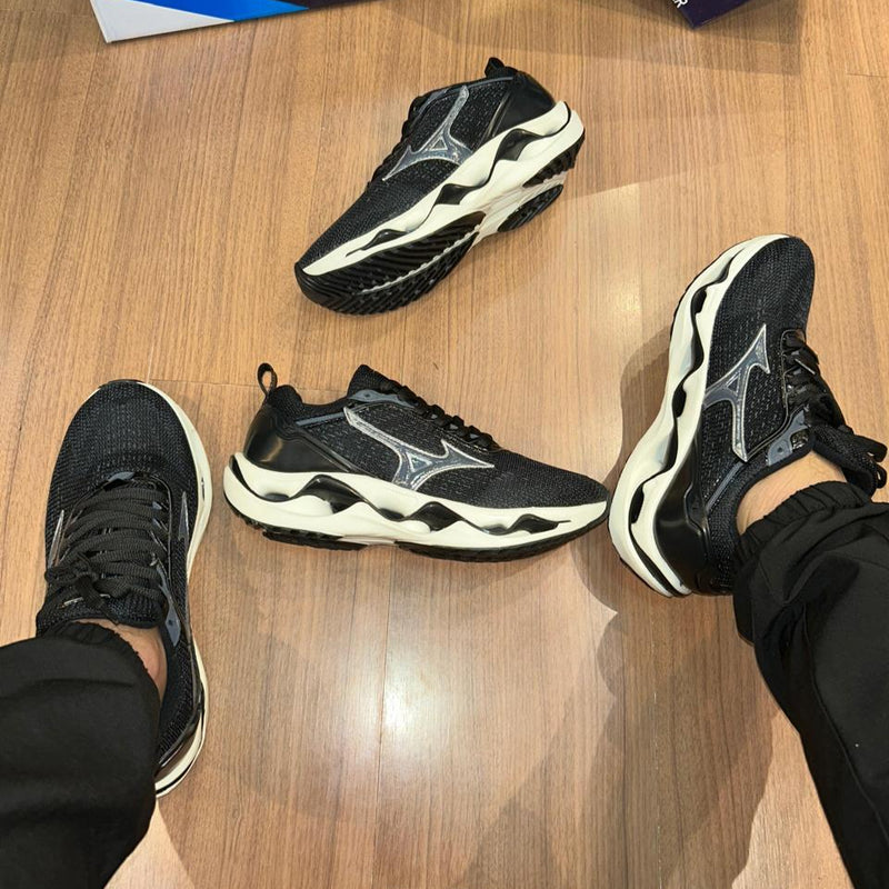 Mizuno Wave Stratus 3