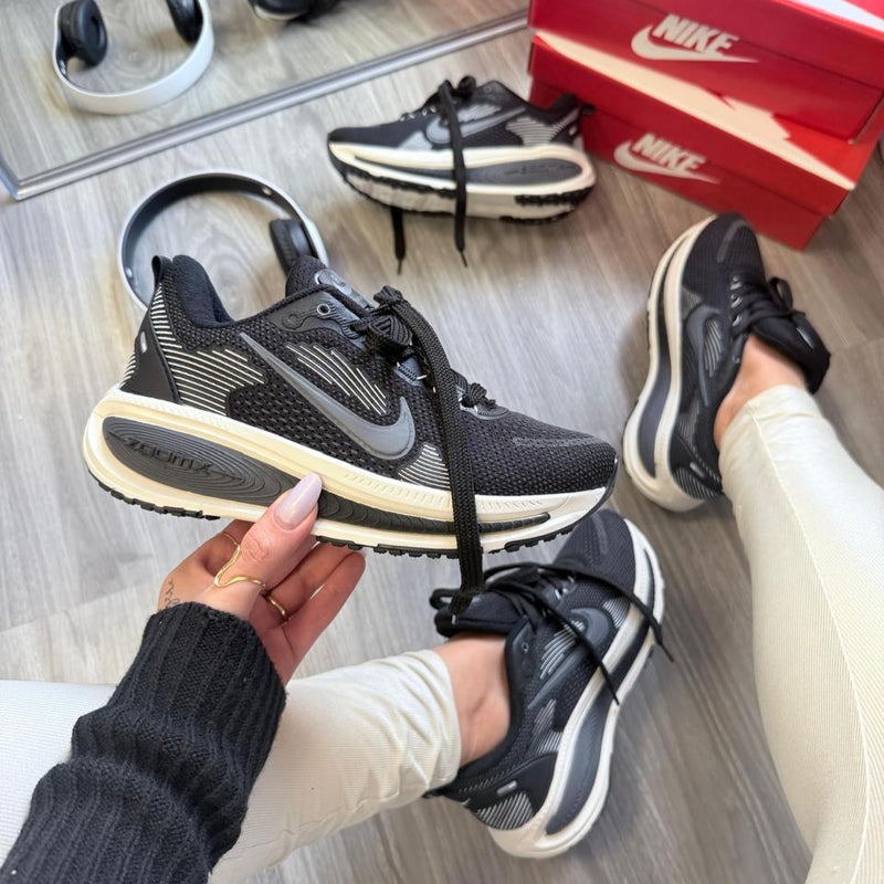 Nike Vomero 18