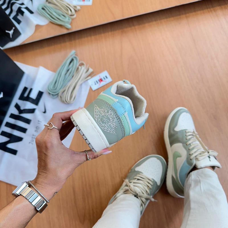 Nike Air Jordan Low