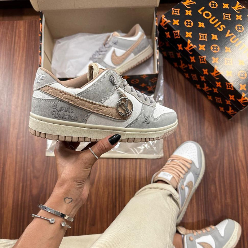 Nike Dunk LV