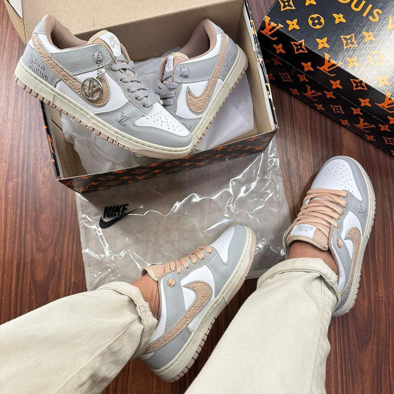 Nike Dunk LV