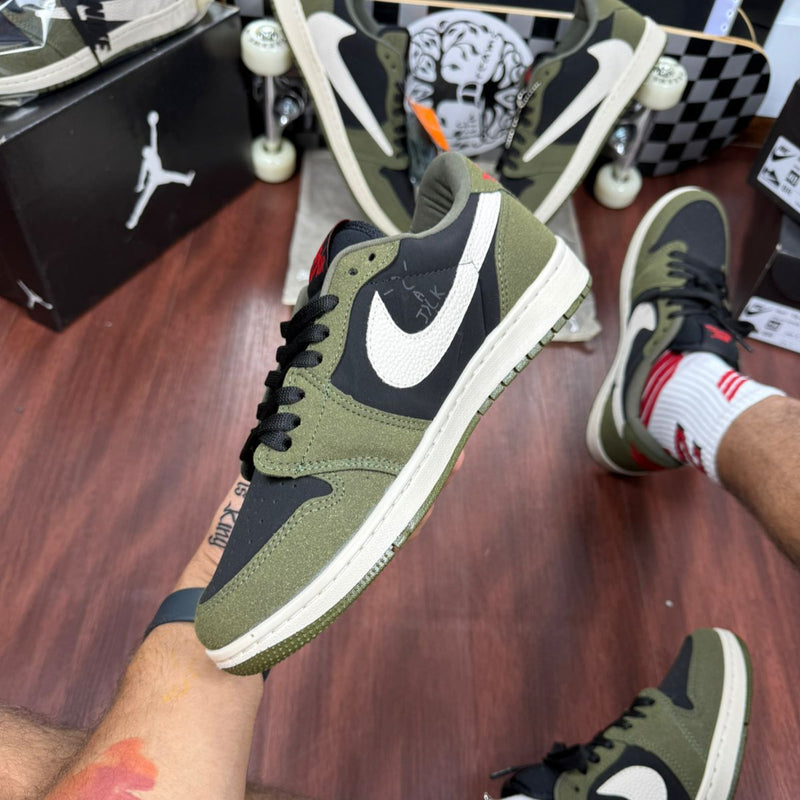 Nike Jordan Travis Scott