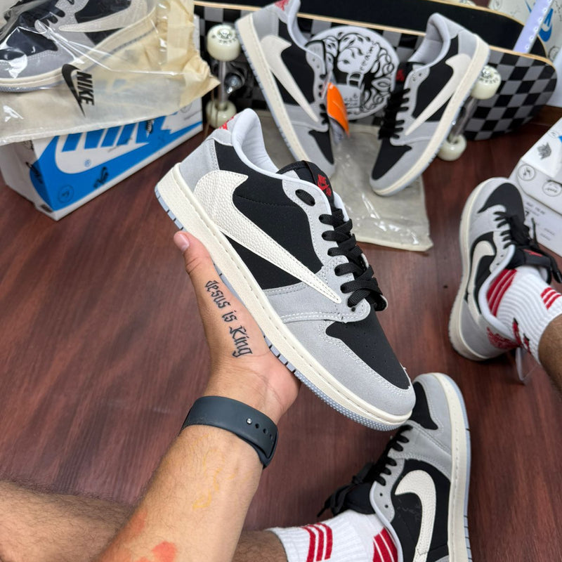 Nike Jordan Travis Scott